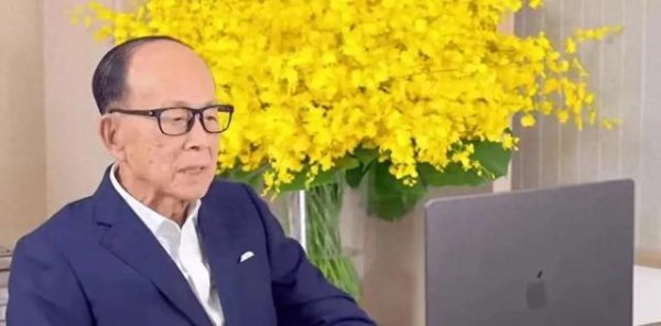 配资炒股配资网站 李嘉诚闻风而动, 两件大事让他下定决心, 长和终于递上投名状